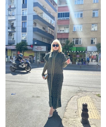 Siyah çizgi desenli elbiseli hırka triko takım haki