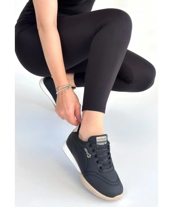 Tawen Siyah Cilt Bej Tabanlı Bağcıklı Spor Ayakkabı