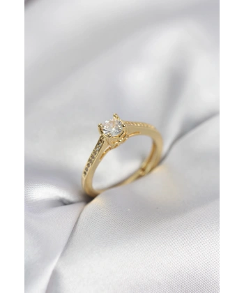Tek Taş Gold Renk Zirkon Taşlı Model Kadın Yüzük