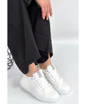 Yier Beyaz Cilt Bağcıklı Spor Ayakkabı