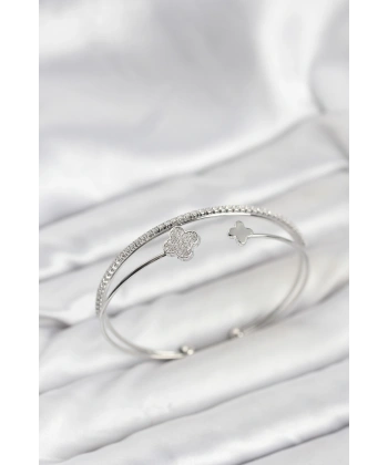 Yonca Model Pirinç Gümüş Renk Kadın Bileklik