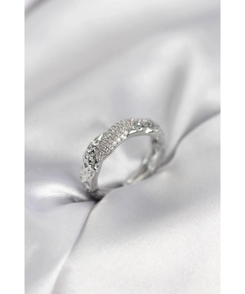 Zirkon Taşlı Puntalı Gümüş Renk Kadın Yüzük