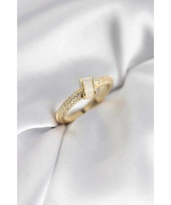 Zirkon Taşlı Sedefli Gold Renk Kadın Yüzük