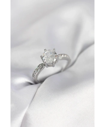 Zirkon Taşlı Tek Taş Model Gümüş Renk Kadın Yüzük