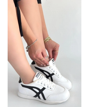 Zlay Beyaz Cilt Siyah Detaylı Bağcıklı Spor Ayakkabı