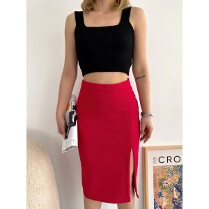 Yırtmaçlı esnek kumaş midi boy etek koyu kırmızı