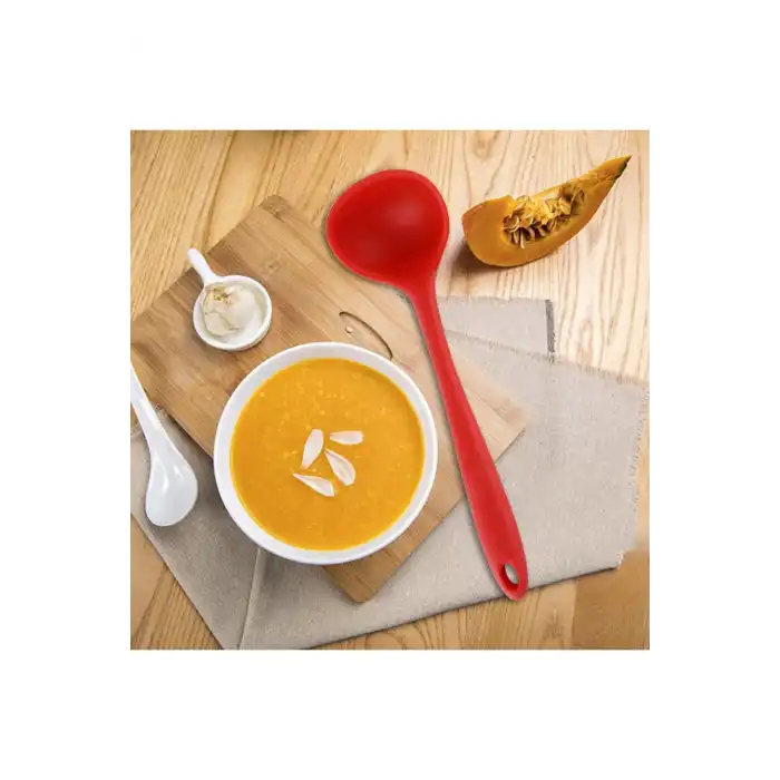 Burcummm Silikon Uzun Kepçe Kırmızı