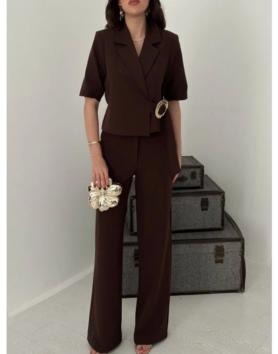 Kadın Toka Detaylı Kahverengi Ceket Pantolon Takımı