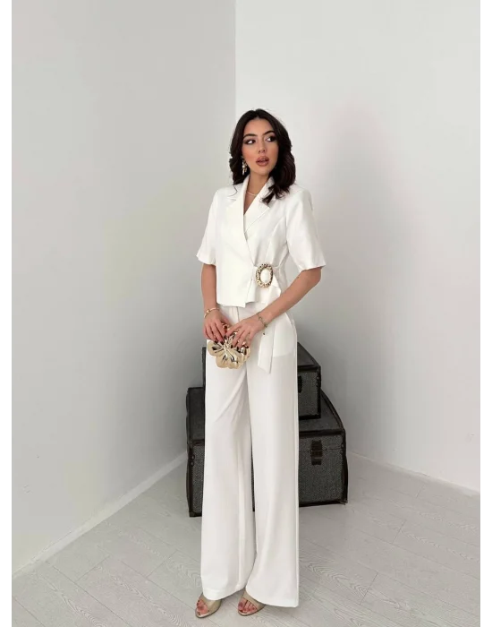 Kadın Toka Detaylı Beyaz Ceket Pantolon Takımı