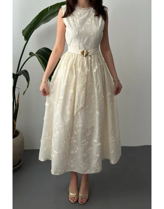 Kadın 3D Brode Detaylı Astarlı Bej Kolsuz Elbise