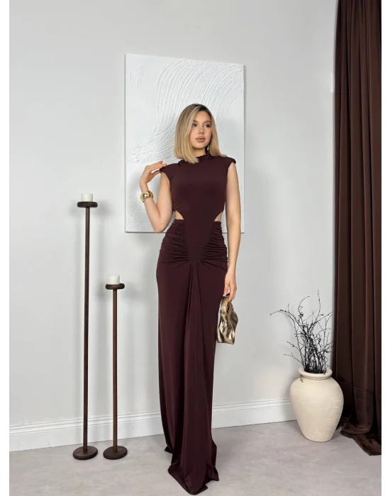 Kadın Vurgulu Omuz Detaylı Bel Dekolteli Büzgülü Kahverengi Maxi Gece Elbisesi