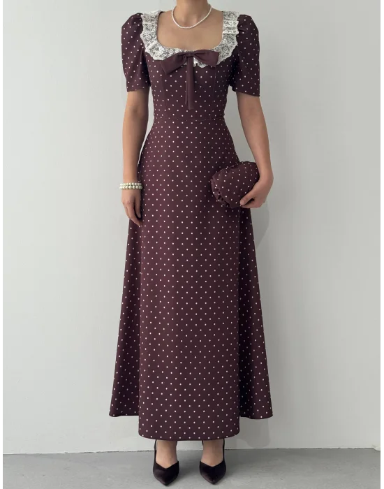 Kadın Puantiyeli Atlas Kumaş Dantel Yakalı Retro Kahve Uzun Elbise