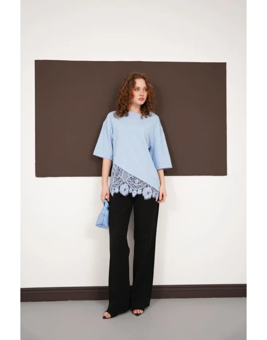 Kadın Dantel Detaylı Bebe Mavi Asimetrik Tişört