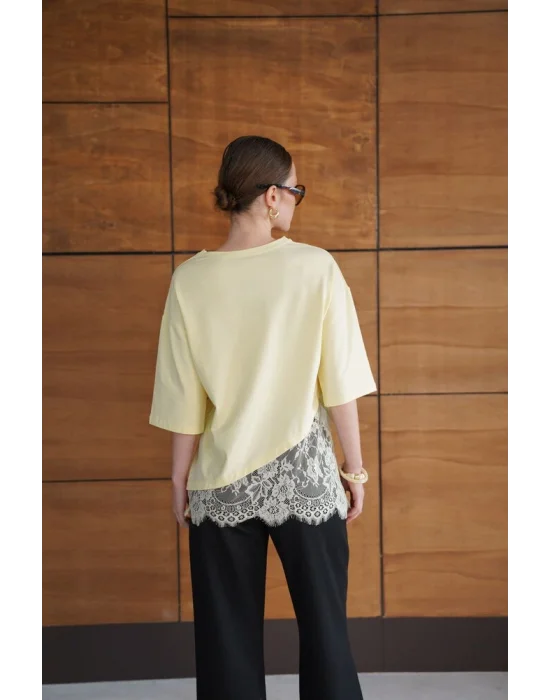 Kadın Dantel Detaylı Sarı Asimetrik Tişört
