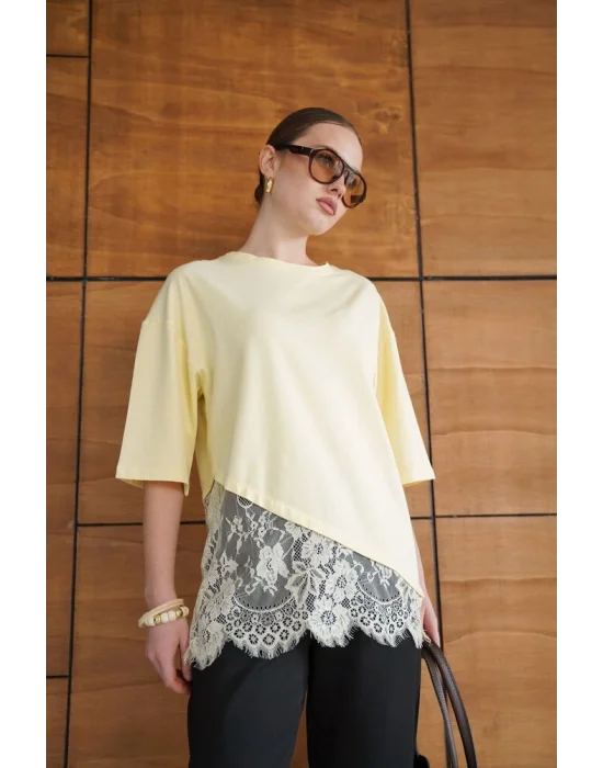 Kadın Dantel Detaylı Sarı Asimetrik Tişört