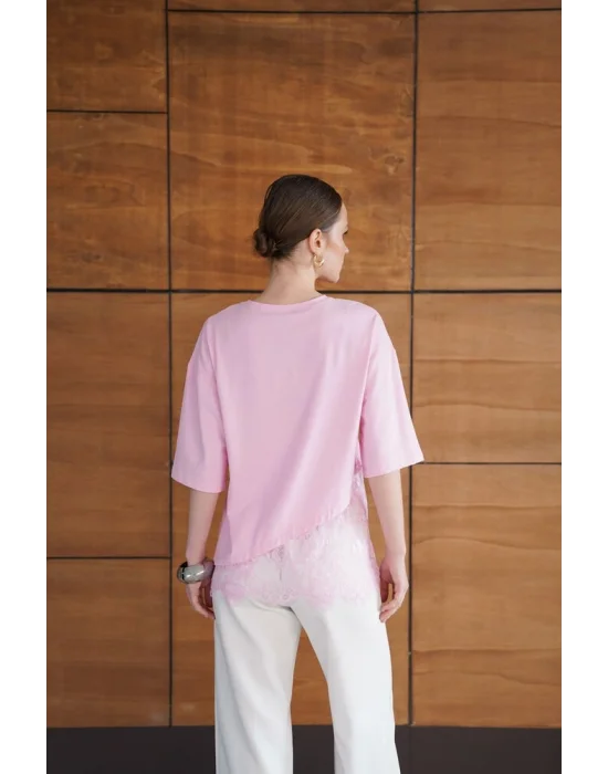 Kadın Dantel Detaylı Pudra Pembe Asimetrik Tişört