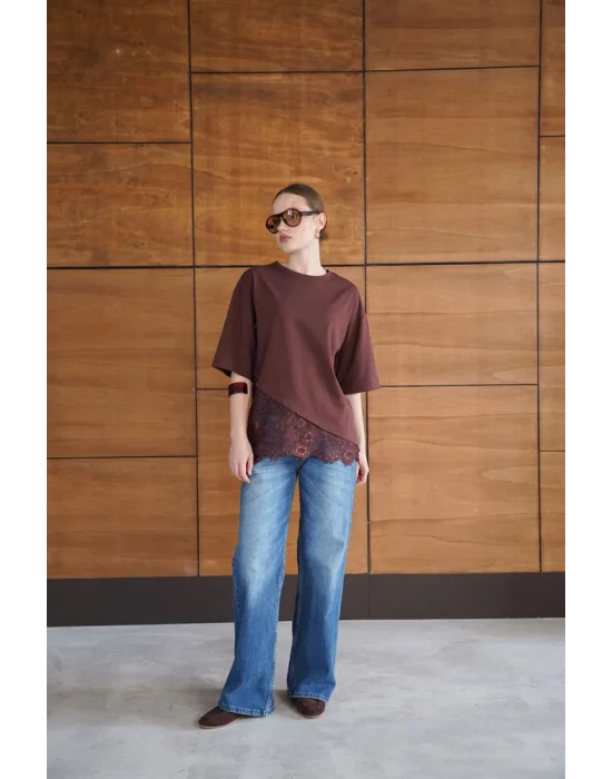 Kadın Dantel Detaylı Kahverengi Asimetrik Tişört