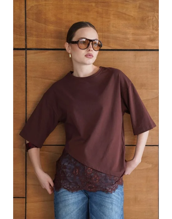 Kadın Dantel Detaylı Kahverengi Asimetrik Tişört