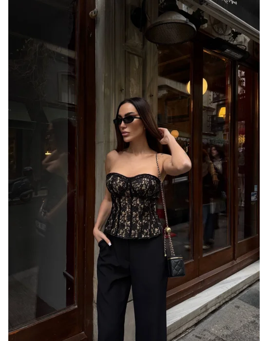 Kadın Siyah Dantel Detaylı Korseli Straplez Büstiyer