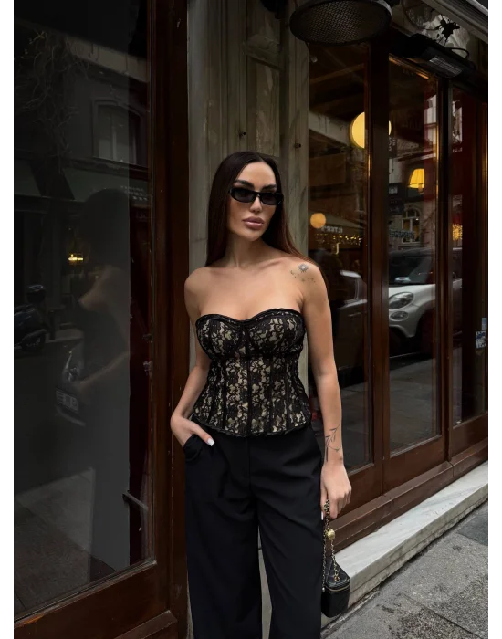 Kadın Siyah Dantel Detaylı Korseli Straplez Büstiyer