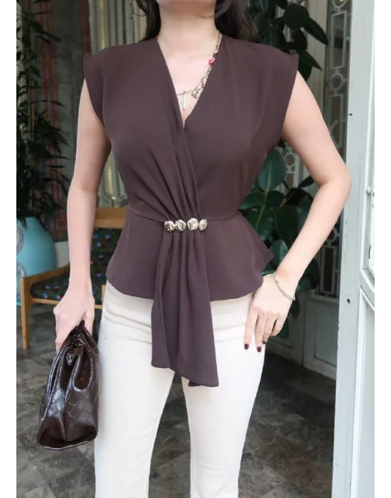 Kadın Linda Kumaş Aksesuarlı Kahve Kruvaze Bluz