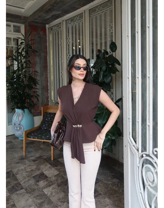 Kadın Linda Kumaş Aksesuarlı Kahve Kruvaze Bluz