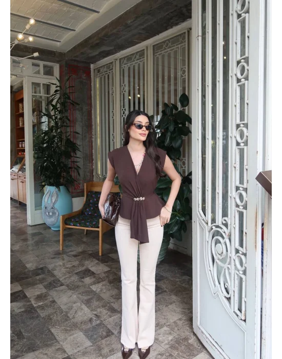 Kadın Linda Kumaş Aksesuarlı Kahve Kruvaze Bluz