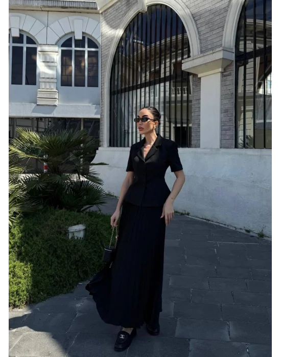 Kadın Siyah Piliseli Etekli Blazer Takım