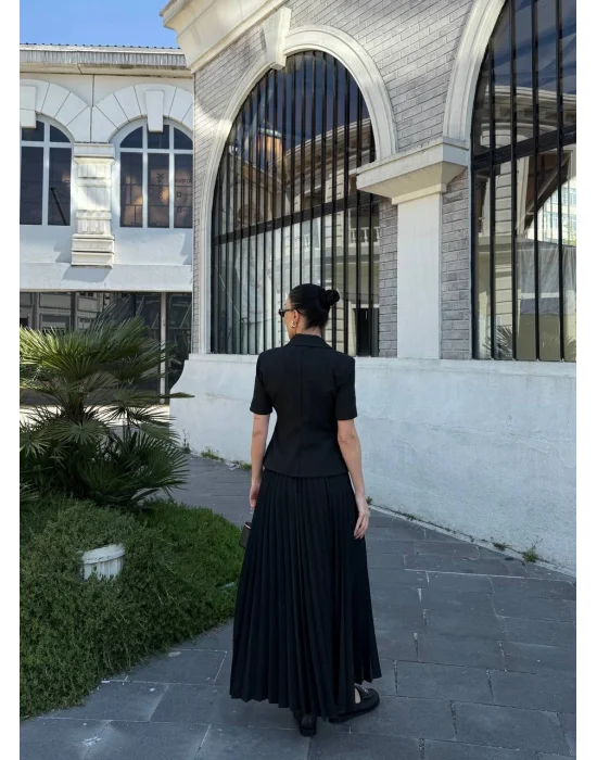 Kadın Siyah Piliseli Etekli Blazer Takım