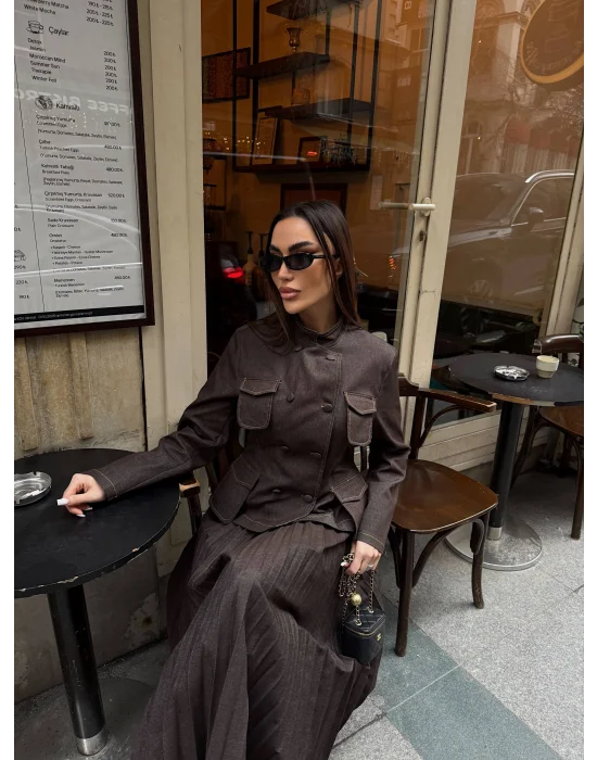 Kadın Çift Cepli Kruvaze Ceket ve Pileli Kahverengi Etek Takım