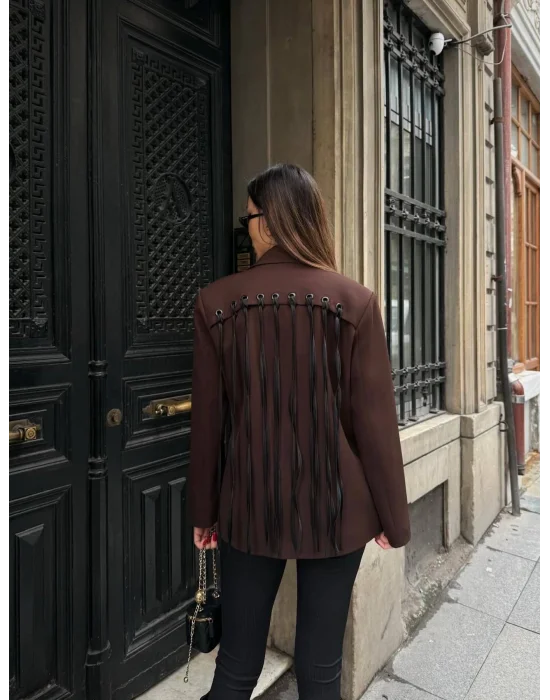 Kadın Sırtı Kuşgözü Bağlama Detaylı Kahverengi Blazer Ceket