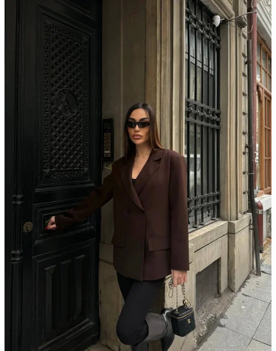 Kadın Sırtı Kuşgözü Bağlama Detaylı Kahverengi Blazer Ceket