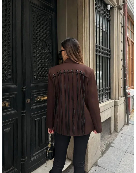 Kadın Sırtı Kuşgözü Bağlama Detaylı Kahverengi Blazer Ceket