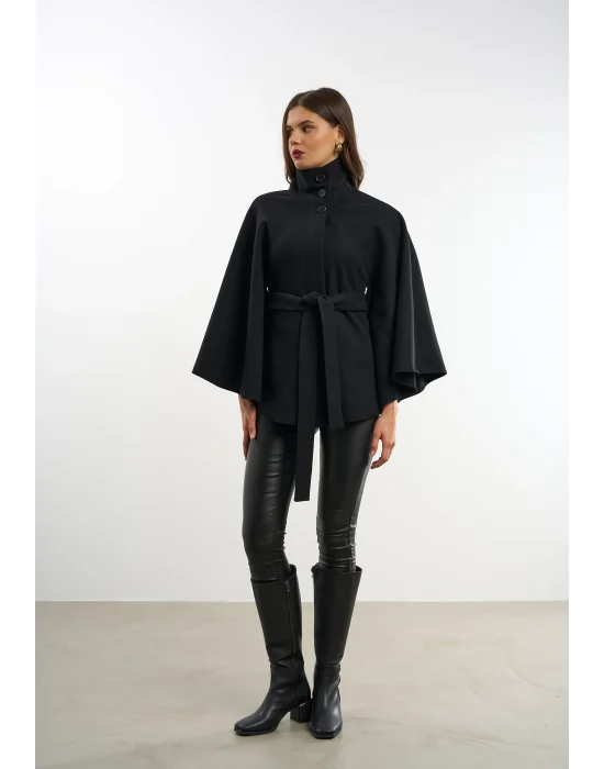 Kadın Siyah Kaşe Kumaş Düğmeli Kuşaklı Pelerin Panço