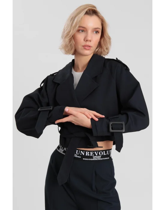 Kadın Kemerli Reglan Kısa Ceket