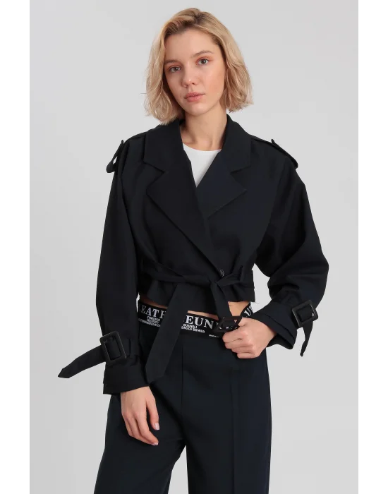 Kadın Kemerli Reglan Kısa Ceket