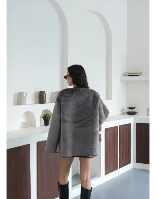 Kadın Peluş Astarlı Kaban