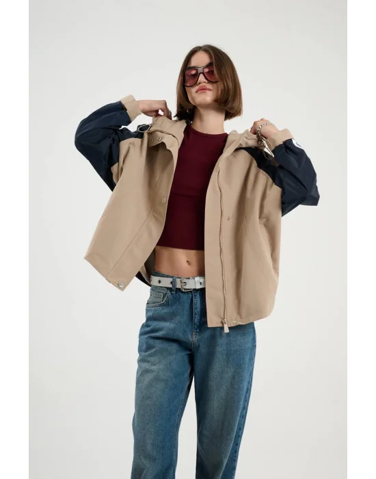 Kadın Şeritli Parka Yağmurluk