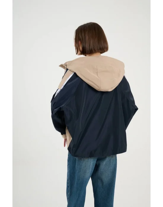 Kadın Şeritli Parka Yağmurluk