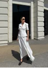 Kadın Beyaz Piliseli Etekli Blazer Takım