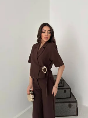 Kadın Toka Detaylı Kahverengi Ceket Pantolon Takımı