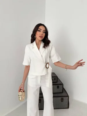 Kadın Toka Detaylı Beyaz Ceket Pantolon Takımı