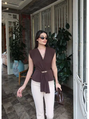 Kadın Linda Kumaş Aksesuarlı Kahve Kruvaze Bluz