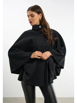 Kadın Siyah Kaşe Kumaş Düğmeli Kuşaklı Pelerin Panço