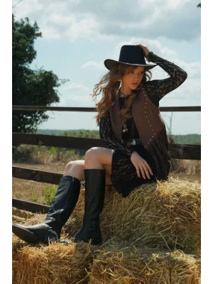 Kadın Püsküllü Kahverengi Süet Yelek