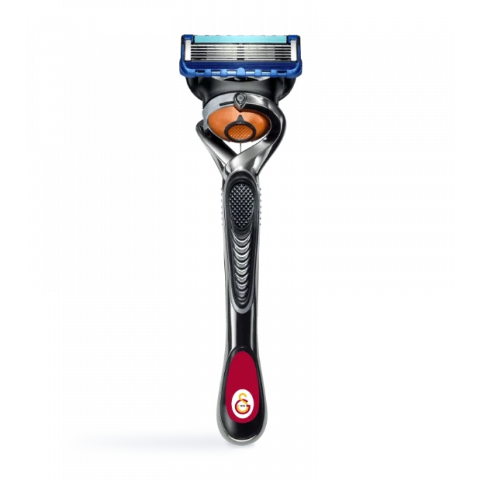 Gillette Fusion 4Up Tıraş Makinesi + Jel + Nivea Deodorant + Diş Macunu + Diş Fırçası + Çanta
