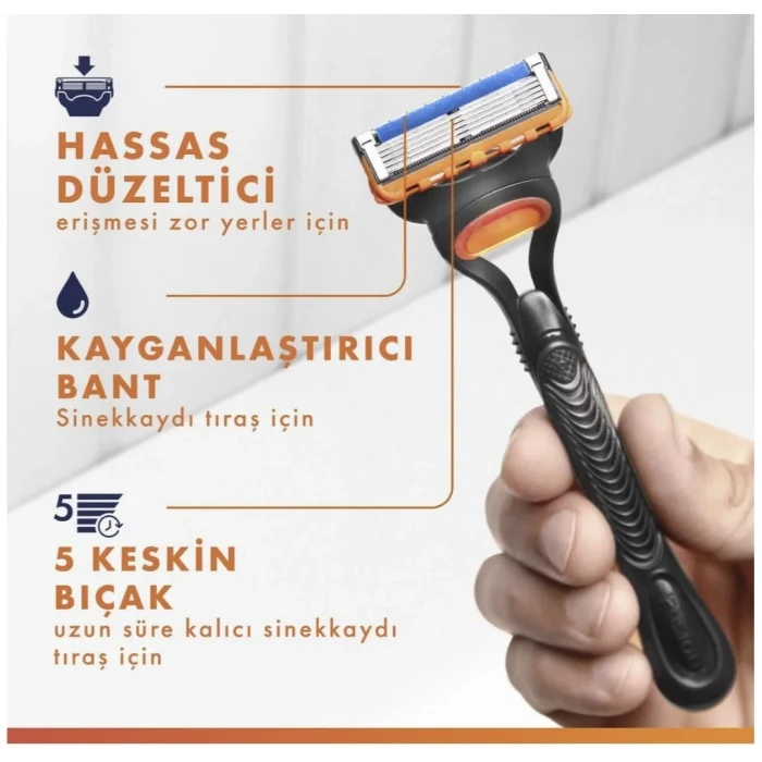 Gillette UEFA Champions League Special Edition Fusion5 Erkek Tıraş Makinesi+ 4 Yedek Bıçak+ Nivea Deodorant +Tıraş Jeli 200ml