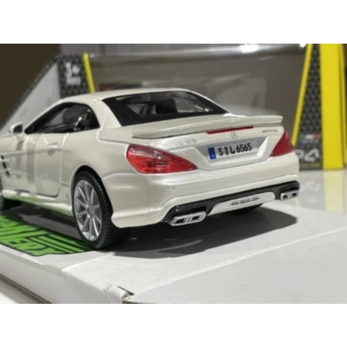 Mercedes Benz Sl 65 Amg Hardtop 1:24 Model Araba