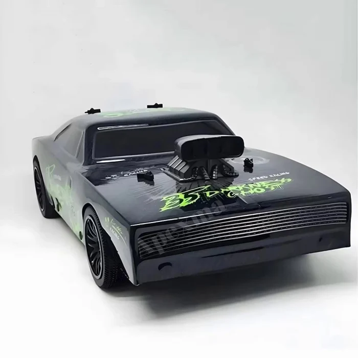 Vardem 45 Cm Yüksek Hızlı Şarj Edilebilir Yarış Arabası Uzaktan Kumandalı 2.4 GHz , 1:10 Canavar Araba