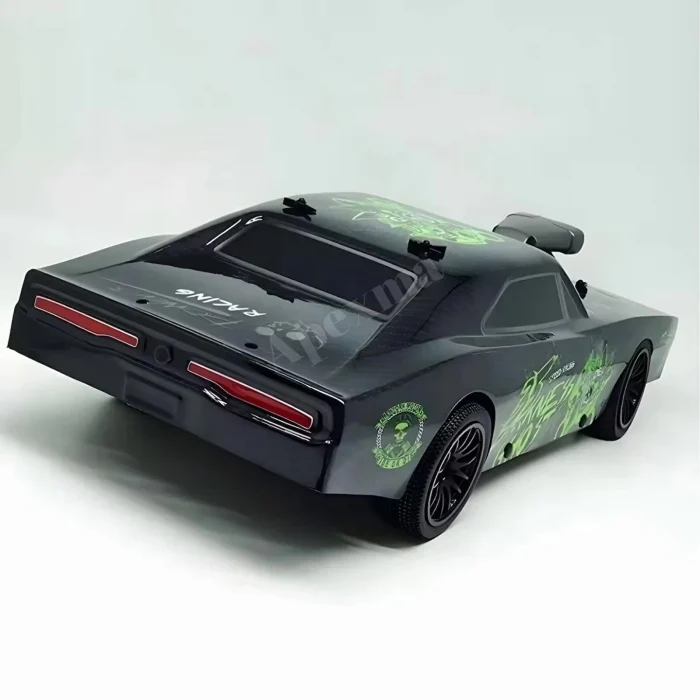 Vardem 45 Cm Yüksek Hızlı Şarj Edilebilir Yarış Arabası Uzaktan Kumandalı 2.4 GHz , 1:10 Canavar Araba